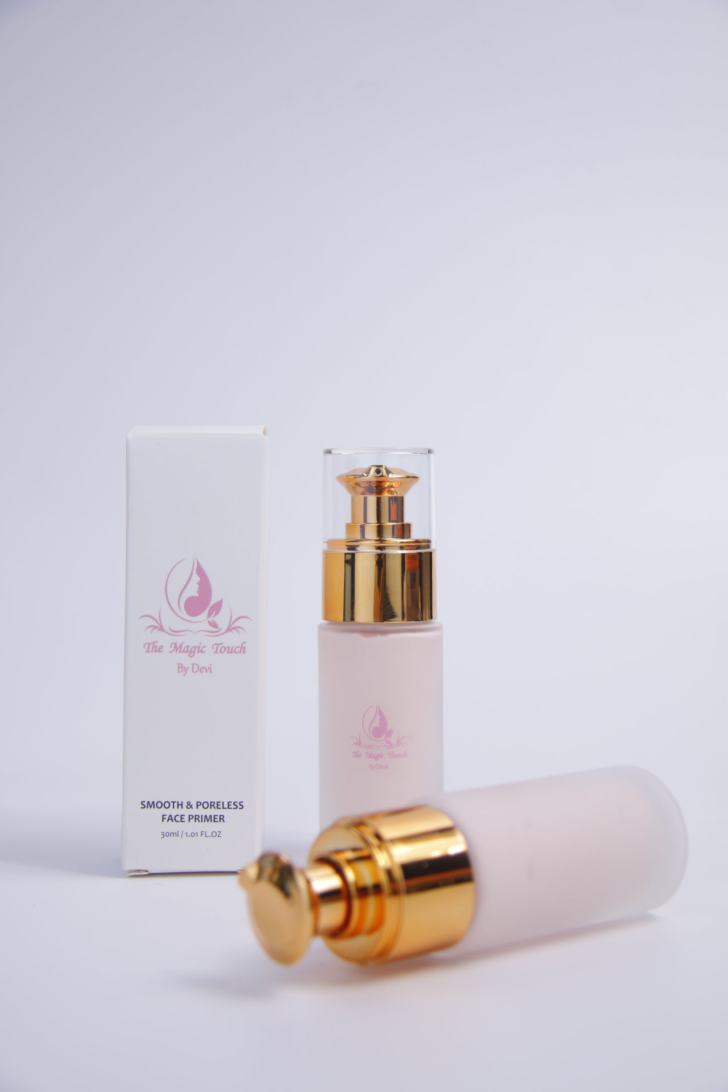 Smooth Poreless Face Primer Base
Invisible Pore Minimizing Face Makeup Primer.