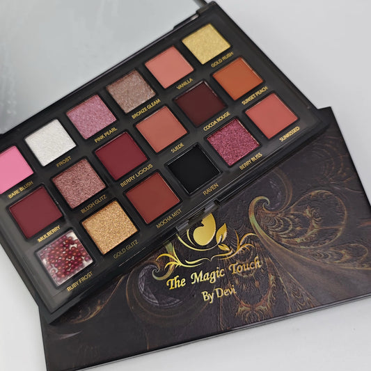 18-Color Chameleon Eyeshadow Palette.