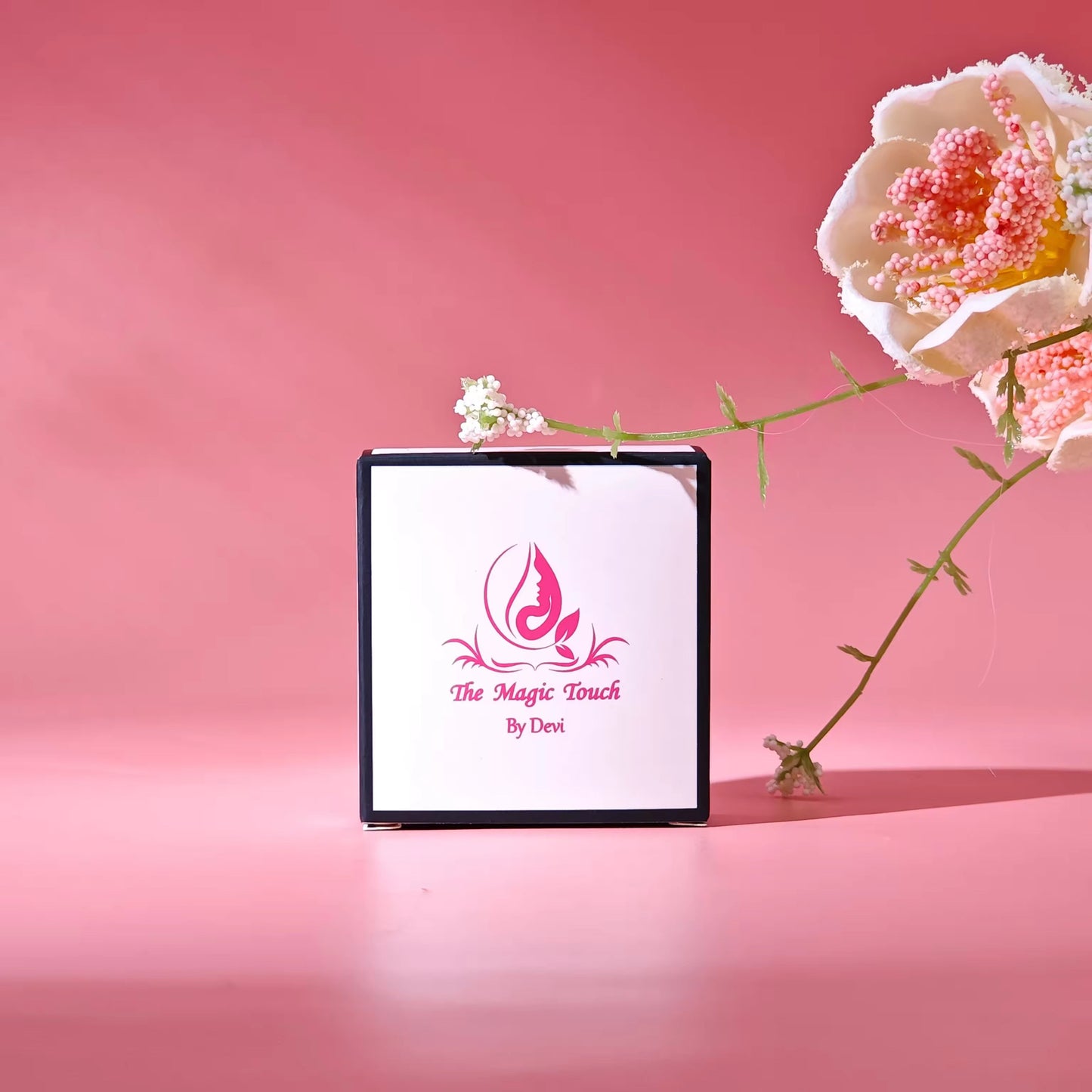 MAGIC COLOR CHANGING CREAM FOR LIPS AND CHEEKS INTENSITY AND COLOR DEPEND
YOUR SKIN TONE AND PH.