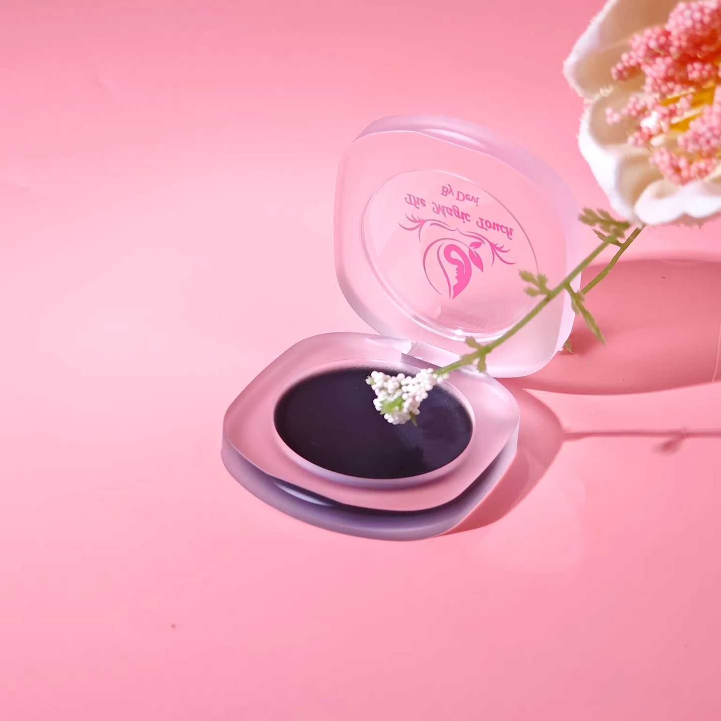 MAGIC COLOR CHANGING CREAM FOR LIPS AND CHEEKS INTENSITY AND COLOR DEPEND
YOUR SKIN TONE AND PH.