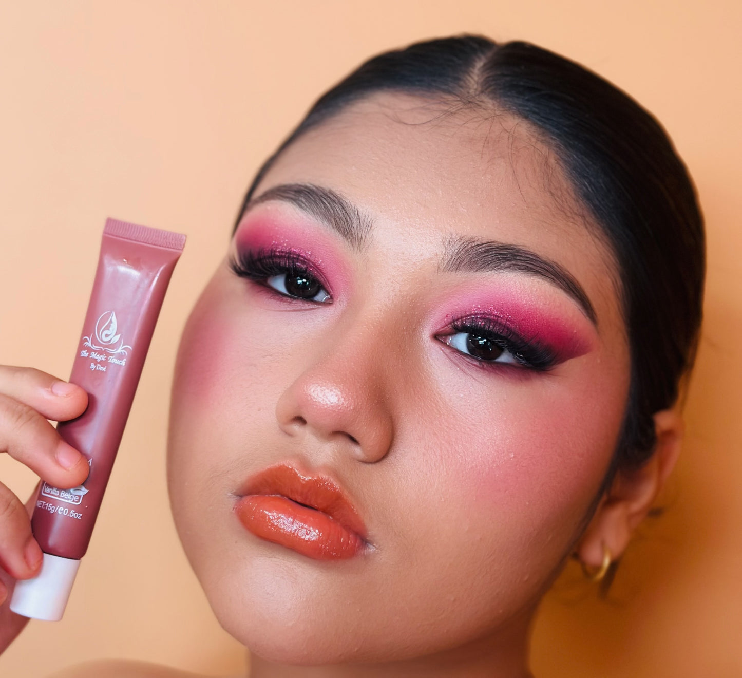 Luxury Lip Balm
Squeeze Tube Hydrating Lip Balm. REDUCE LIP LINES
Deep conditioning to remove dead skin
IMPROVE COMPLEXION
Improve dull lip color from the inside out
HYDRATE AND MOISTURIZE
Effectively improves dry lips and replenishes moisture.