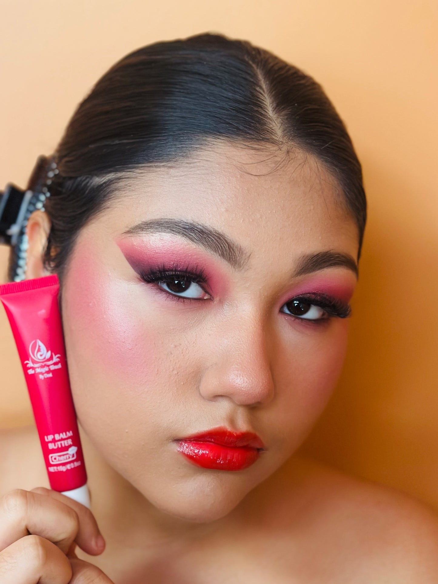 Luxury Lip Balm
Squeeze Tube Hydrating Lip Balm. REDUCE LIP LINES
Deep conditioning to remove dead skin
IMPROVE COMPLEXION
Improve dull lip color from the inside out
HYDRATE AND MOISTURIZE
Effectively improves dry lips and replenishes moisture.
