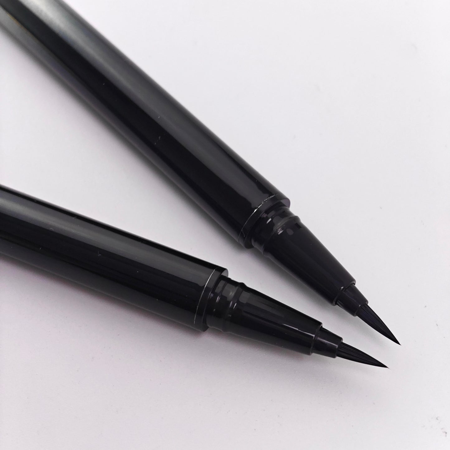 High-Pigment Waterproof Vegan Eyeliner Pencil – Smooth, Long-Lasting, Smudge-Resistant.