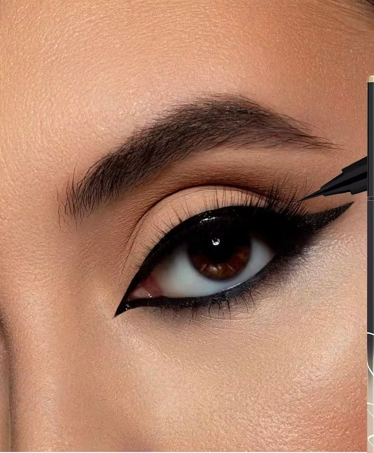 High-Pigment Waterproof Vegan Eyeliner Pencil – Smooth, Long-Lasting, Smudge-Resistant.